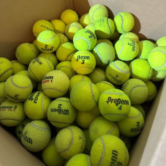 Set of 15 used tennis balls perfect for Dogs, Crafters or Kids! - Picture 2 of 11